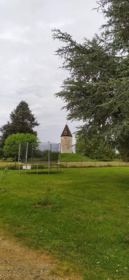 Domaine Moulin D' Elemiah Apartment Gémozac Exterior photo